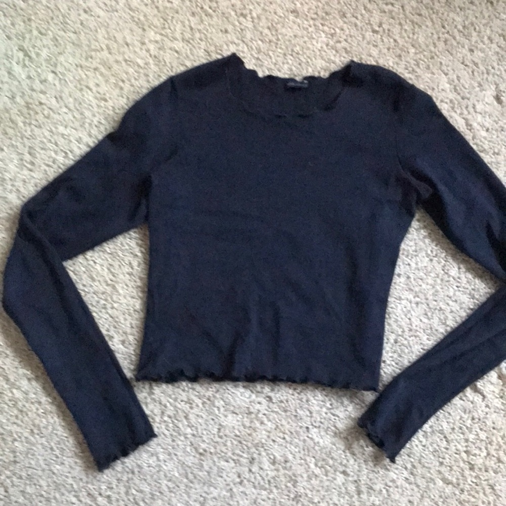 Ruffle edge long sleeve